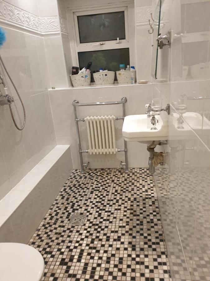Judy'S B&B Private Home 카디프 외부 사진